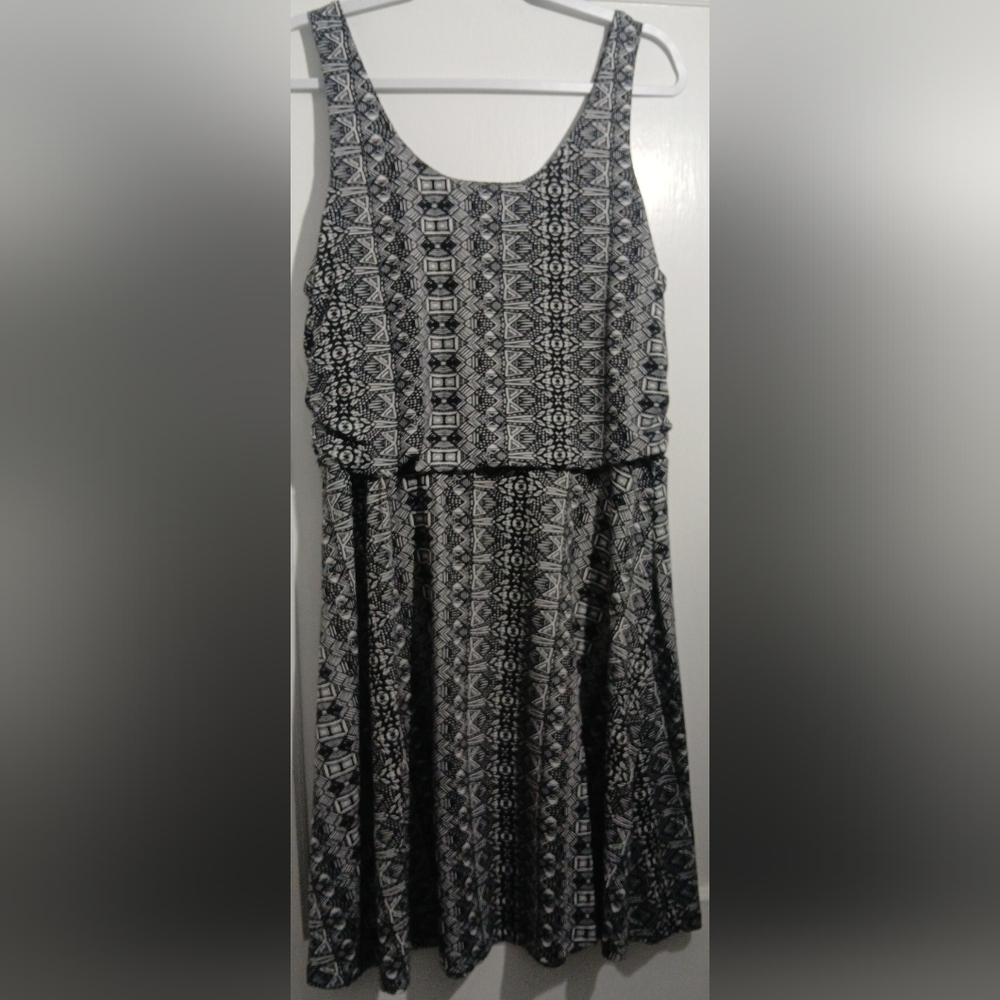 Faded Glory Black and White Patterned Dress NWT - Picture 4 of 4
